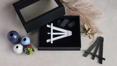 Reveal 8x10 Photo Folio Box to present up to 30 photo mats