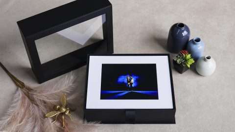 Featuring a large lift-off lid which entirely encloses the base