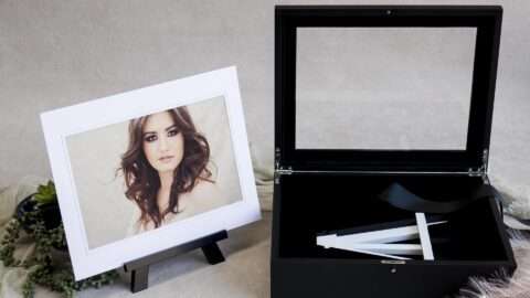Accessorise your Folio Box with an optional Signature Easel