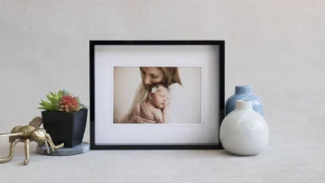 Black Acrylic Edge Frame to suit 8x10 Mats